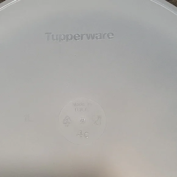 Tupperware 4- cup Stuffable Container - Picture 4 of 5